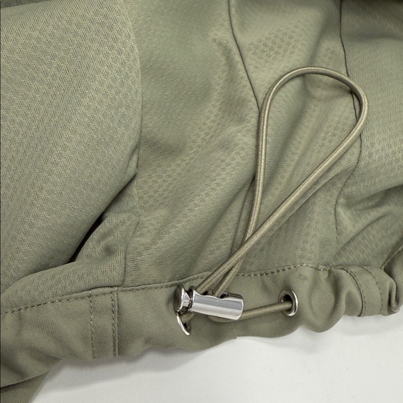 Zelle Women’s Olive Green Cropped Hooded Zip-up Jacket with pockets. - Picture 12 of 13